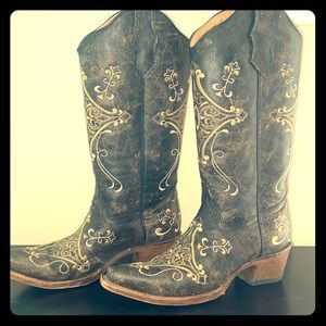Circle G Diamond Embroidered Cowgirl Boots.